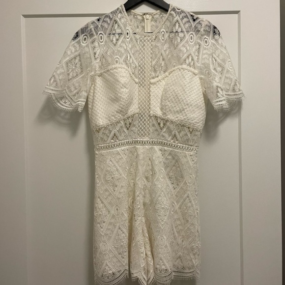 *NWT* Alexis Off White Lace Romper - Picture 2 of 6